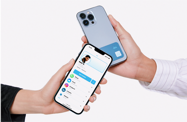 Networking in 2025: Why Business Cards Are No Longer Enough